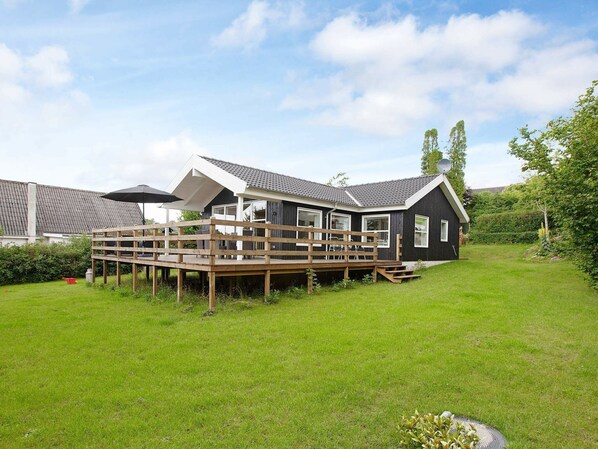 Exterior - Charming Holiday Home in Ebeltoft (Ebeltoft)