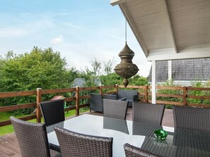 Balcony - Charming Holiday Home in Ebeltoft (Ebeltoft)