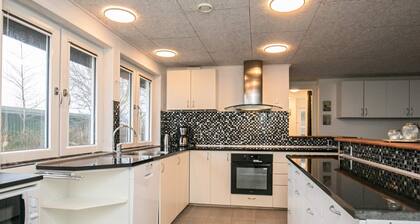 12 Person Holiday Home in Vinderup-by Traum