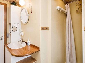 Bathroom - 4 Person Holiday Home in Fano (Fano)