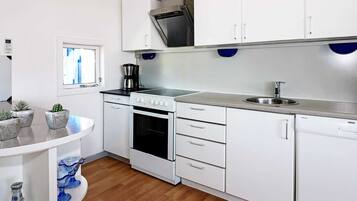 Ovn, opvaskemaskine, højstol