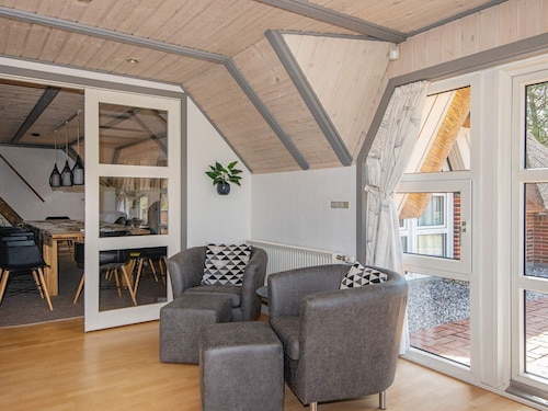 Luxury Retreat With Tennis