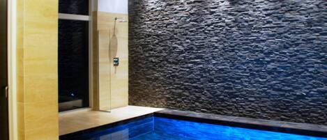 Rumah | Kolam renang | Kolam renang indoor dan kolam renang outdoor