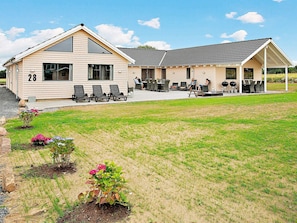 Exterior - Pet Friendly Holiday Home in Bogense with Hot Tub (Bogense)