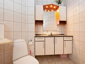 House | Bathroom - 4 Star Holiday Home in Gilleleje (Gilleleje)