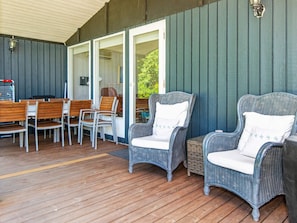 House | Outdoor dining