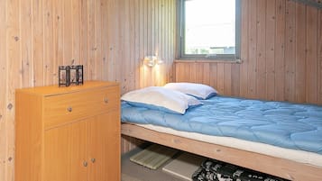 3 bedrooms, individually furnished, cots/infant beds