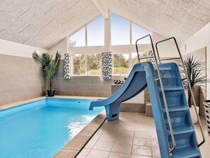 Casa | Piscina | Piscina interna, piscina externa