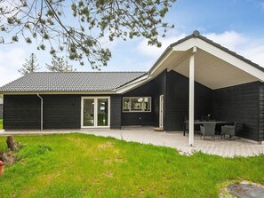 Exterior - 8 Person Holiday Home in Blavand (Blavand)