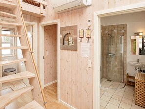 House | Bathroom