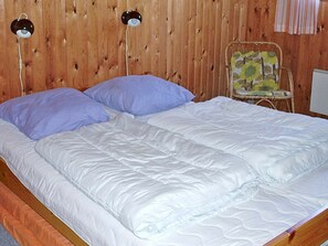 2 bedrooms, individually furnished, cribs/infant beds