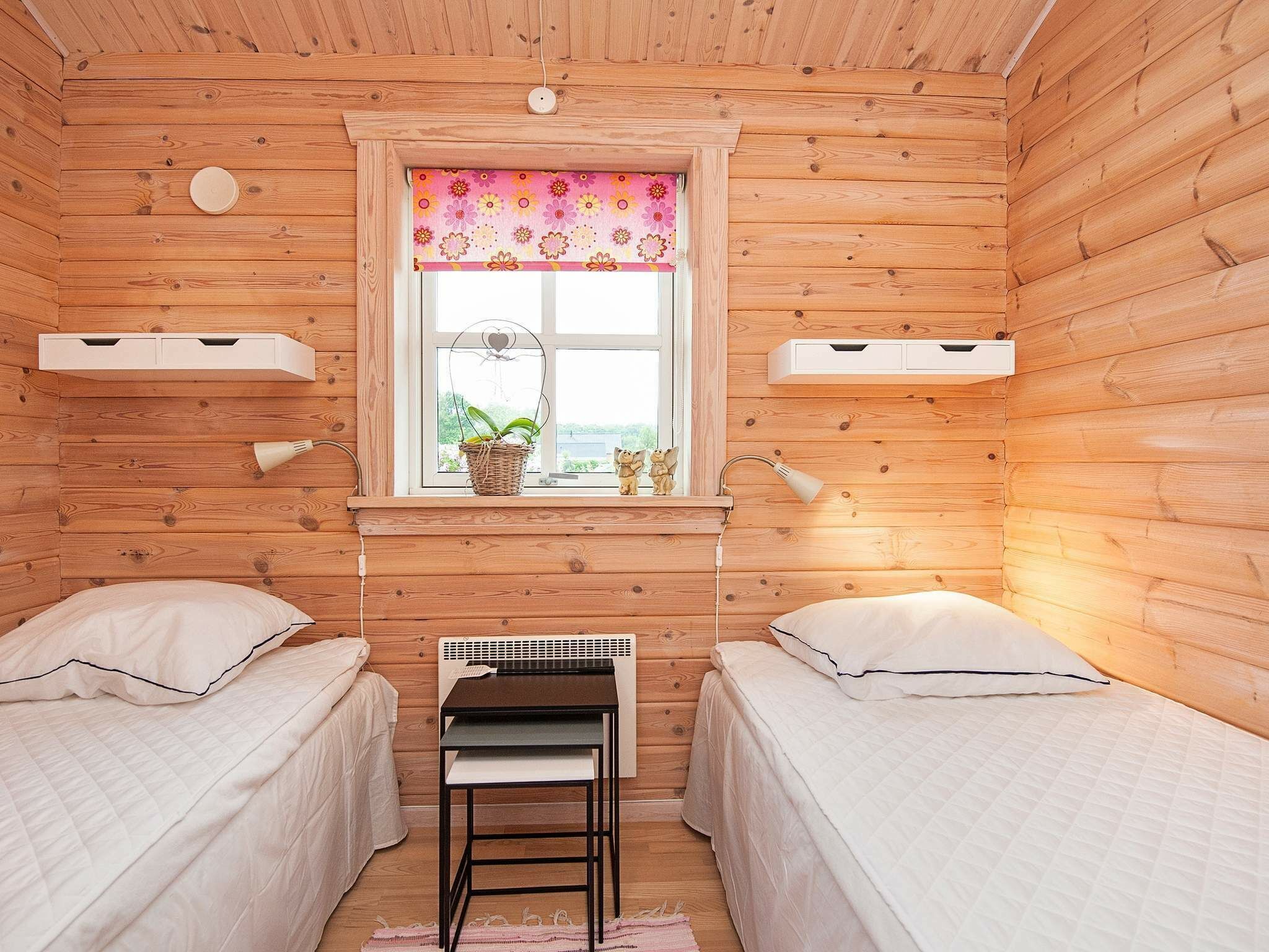 3 bedrooms, cots/infant beds