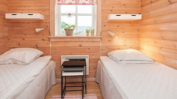 3 bedrooms, cots/infant beds