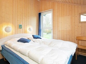 3 Schlafzimmer, Babybetten