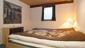 2 bedrooms, cots/infant beds - Attractive Holiday Home in Rødby With Terrace (Rodby)