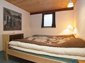 2 bedrooms, cribs/infant beds - Attractive Holiday Home in Rødby With Terrace (Rodby)