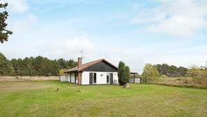 Exterior - Attractive Holiday Home in Rødby With Terrace (Rodby)
