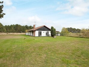 Exterior - Attractive Holiday Home in Rødby With Terrace (Rodby)