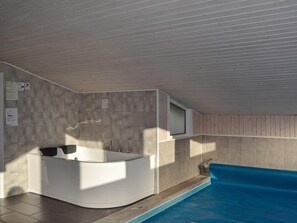 4 bedrooms, individually furnished, cribs/infant beds - Modern Holiday Home in Fanø With Private Whirlpool (Fano)