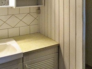 Bathroom - Vintage Holiday Home in Væggerløse With Indoor Whirlpool (Vaeggerlose)
