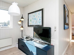 House | Living room | DVD player, MP3 dock