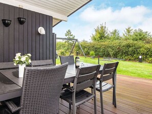 House | Outdoor dining