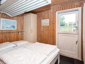 House | 4 bedrooms, individually furnished