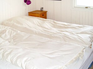2 Schlafzimmer, Babybetten