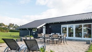 Balcony - Spacious Holiday Home in Børkop near Sea (Borkop)