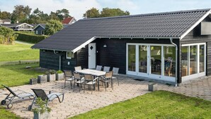 Exterior - Spacious Holiday Home in Børkop near Sea (Borkop)