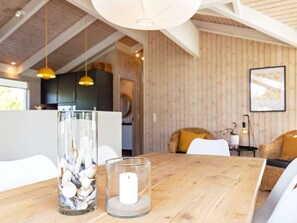 House | Interior - Lakefront Retreat - By Traum Ferienwohnungen (Aalbaek)