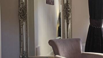 Classic Twin Room | Desk, blackout curtains, iron/ironing board, free WiFi