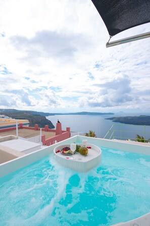 Junior Cave Suite, Caldera View, Outdoor Hot Tub | Terraza o patio