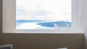 Executive Suite, Caldera View, Outdoor Hot Tub | Terrasse/Patio