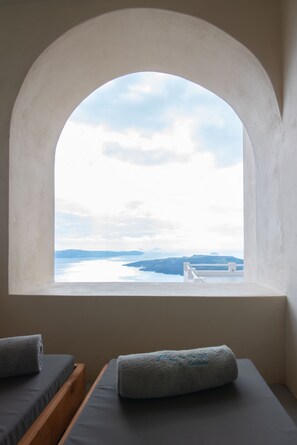 Executive Suite, Caldera View, Outdoor Hot Tub | Terrace/patio - Caldera Cliff Illusion (Santorini)