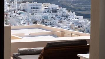 Cliff Suite, Caldera View, Outdoor Hot Tub (for 2) | Terrace/patio