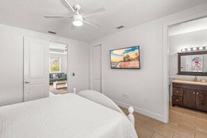 2 bedrooms, iron/ironing board, free WiFi, bed sheets