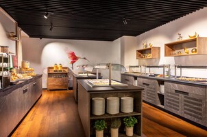 Desayuno buffet todos los días (con cargo)