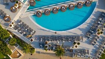 3 outdoor pools, open 9:30 AM to 6:00 PM, pool umbrellas, sun loungers