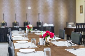 Restaurant - Narmada Hills Resort (Khandwa)