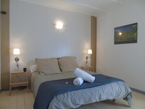 Individually decorated, individually furnished, desk, free WiFi - Casa Orma (Saint-Ilpize)