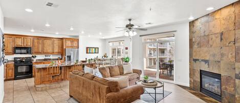 تلفزيون، مدفأة، ألعاب فيديو، تنس طاولة