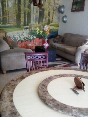 Comfort Apartment | Living area - Wiyata's Love (Monrovia)