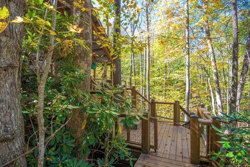 Sweetwater Cottage - Private Cottage Tucked in the Woods - Hot Tub - River Access