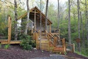 Exterior - Sweetwater Cottage - Private Cottage Tucked in the Woods - Hot Tub - River Access (West Jefferson)
