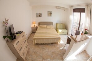 Studio Comfort | Brankas, setrika/meja setrika, dan tempat tidur bayi (biaya tambahan)