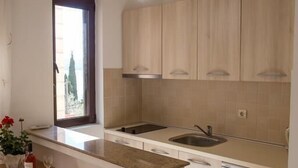 Comfort Studio | Private kitchenette - Apartments Lumiere (Becici)