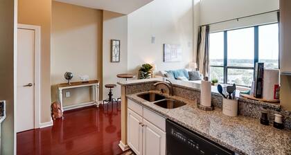 Luxury Uptown Penthouse - Rooftop City Views, Fireplace, Gated Parking, Pets OK! Plus 15% Off Stay!