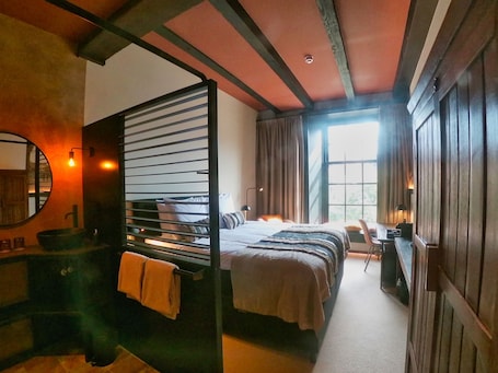 ๋๋ธ๋ฃธ ๋๋ ํธ์๋ฃธ (Monastery Room) | 1 ๊ฐ์ ์นจ์ค, ๊ณ ๊ธ ์นจ๊ตฌ, ๋ฌด๋ฃ ๋ฏธ๋๋ฐ, ๊ฐ์ค ๋ด ๊ธ๊ณ