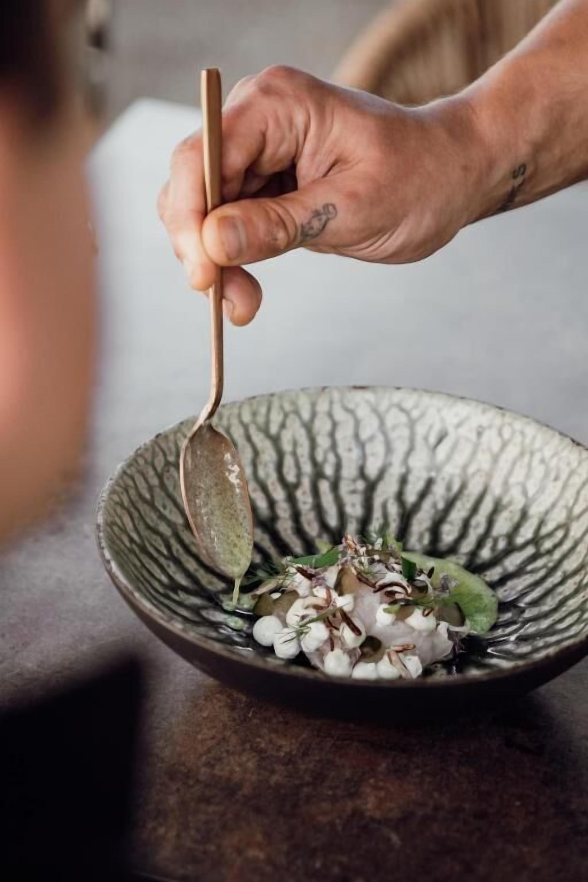 breakfast, lunch and dinner served